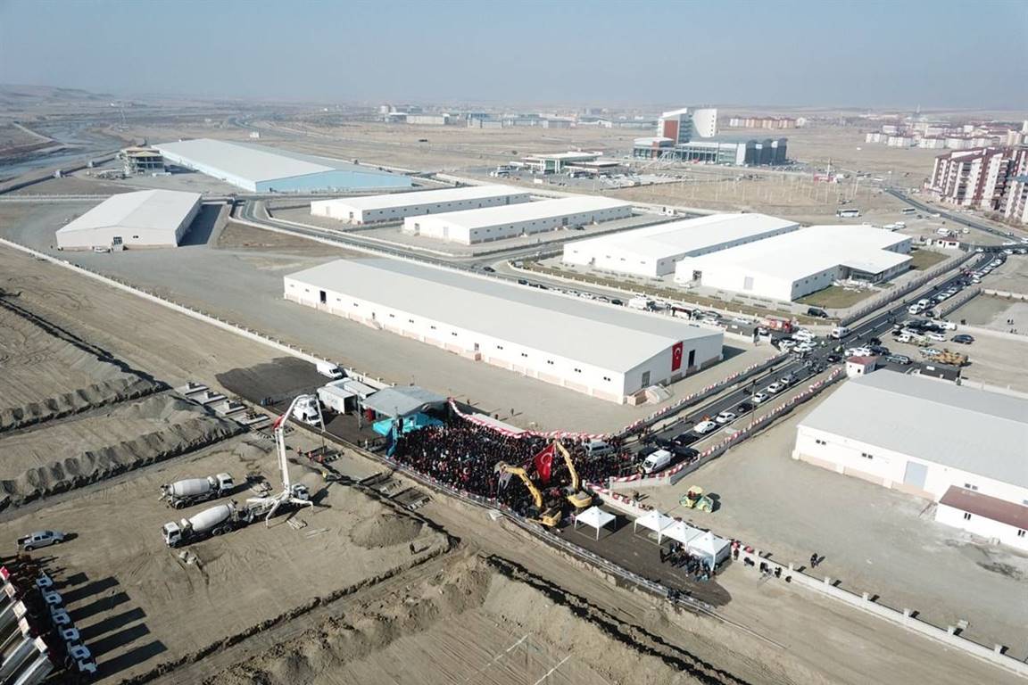 Construcción de la segunda etapa, 3 unidades de edificio de talleres prefabricados y muro circundante en el campus de la ciudad de Ağrı Merkez Textil